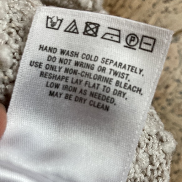 Akemi + Kin sweater - Picture 8 of 8